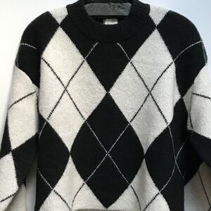 H & M Black & White Argyle Sweater BNWT